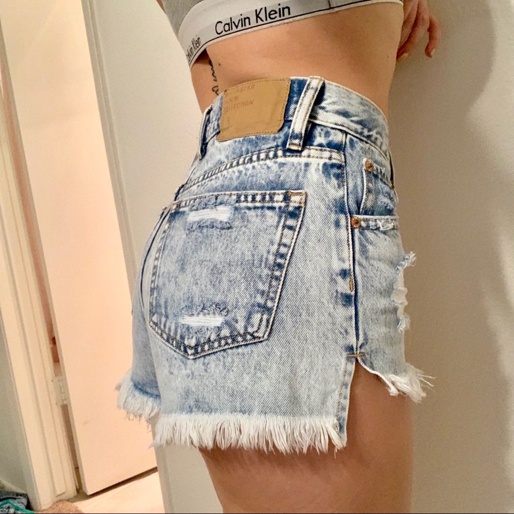 Light wash high waist distressed shorts